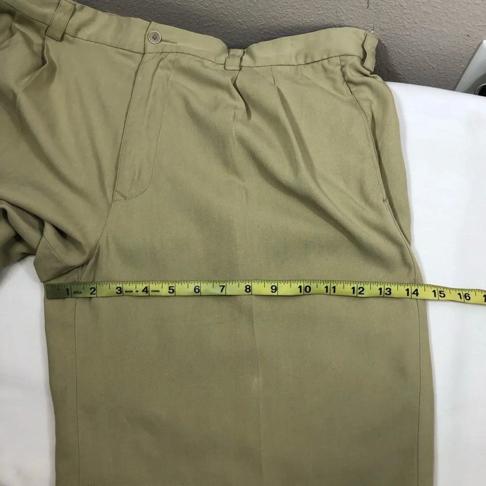Tommy Bahama 💯 % Silk Tan Relax Pleated Mens Shorts Size 36